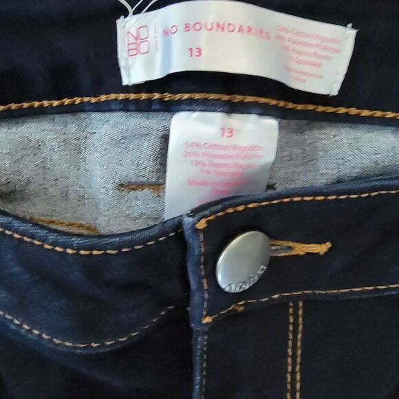 Juniors curvy darkwash cropped straight leg jeans size 13 - Picture 4 of 5